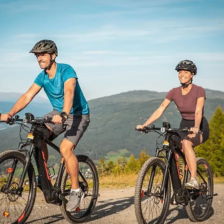 Grizzly Sport & Motorrad Resort 4* Sankt Margarethen im Lungau