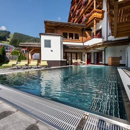 Grizzly Sport & Motorrad Resort 4*